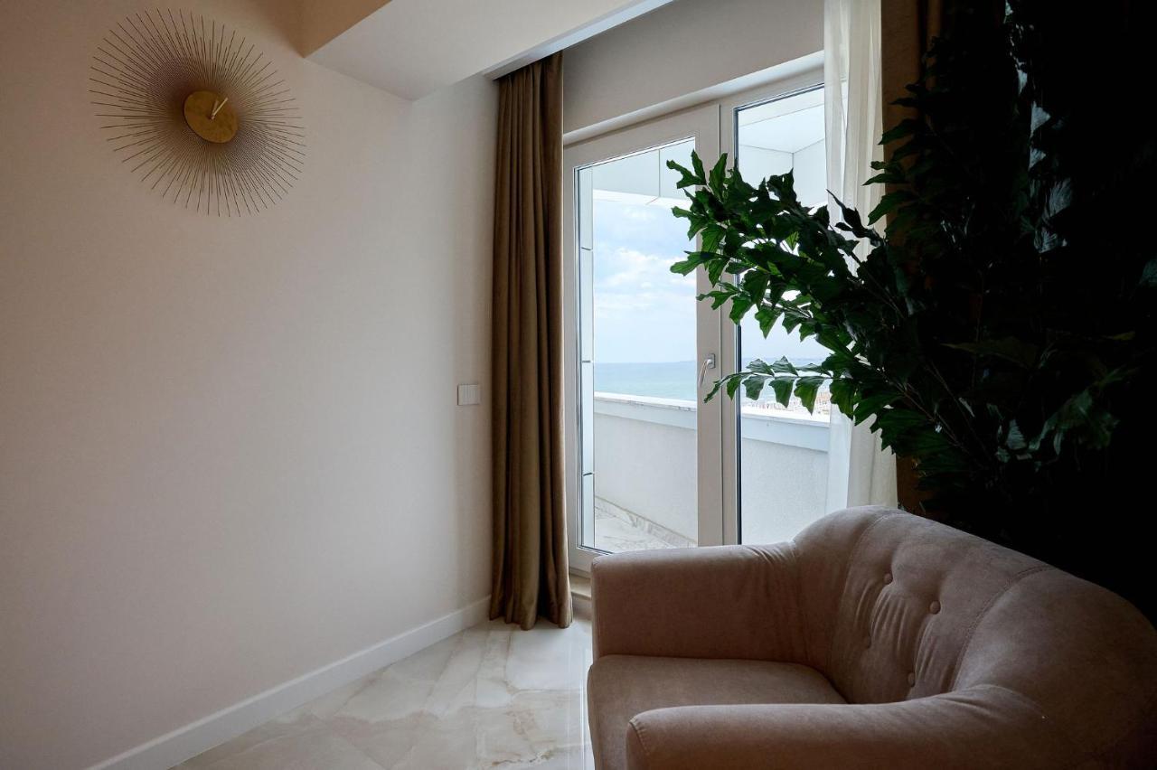 Wave N' Sea Apartment In Infinity Beach Resort - Parking Mamaia Exterior foto